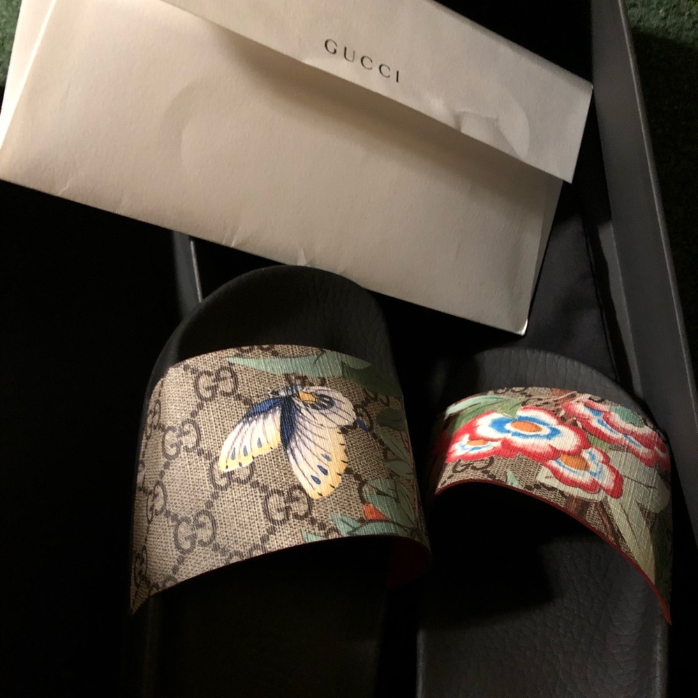 Brand new Gucci titan slides size 37